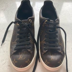Louis Vuitton Front Row Sneaker